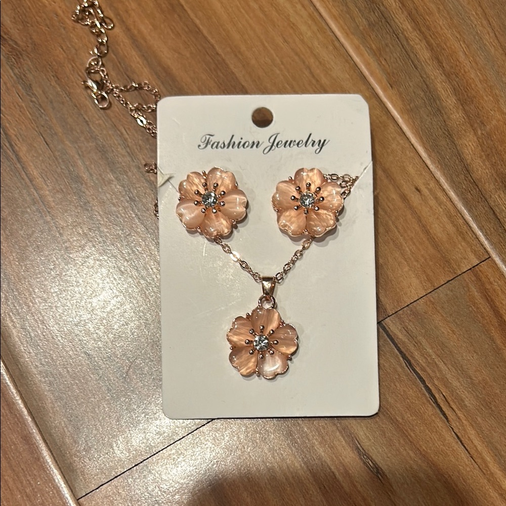 Fashion Jewelry Gold Floral Necklace